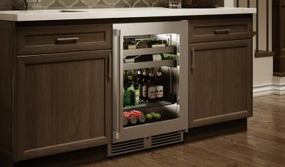 Perlick Signature Series Sottile Beverage Center - HH24BS34R