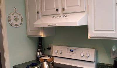 30" Faber  Under Cabinet Range Hood - LEVA30WH300-B