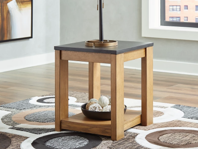 Signature by Ashley Rectangular End Table/Quentina T775-3