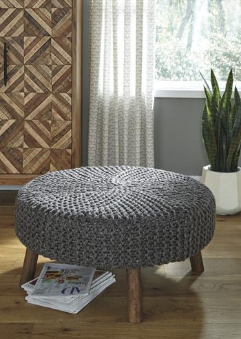 Signature by Ashley Oversized Accent Ottoman A3000216