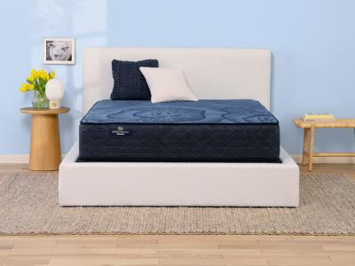 Serta Smooth Top Firm Mattress - Hybrid Silver Streak (K)