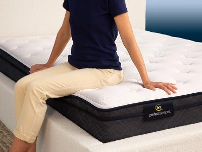 Serta Plush Pillow Top Mattress in Full Size - Prism (F)