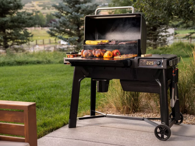 Traeger Woodridge Pellet Grill - Woodridge